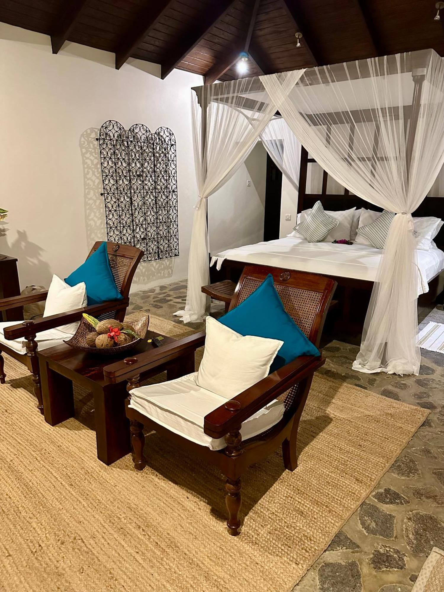 Отель Firefly Estate Bequia Крисент-Бич Экстерьер фото