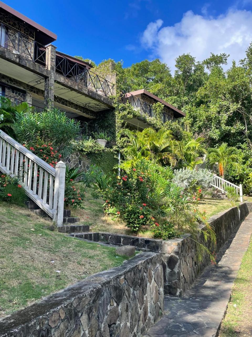 Отель Firefly Estate Bequia Крисент-Бич Экстерьер фото